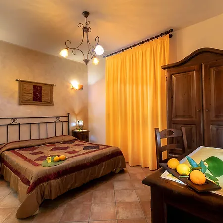 Oda ve Kahvaltı Alba Marina B&B Castelluzzo